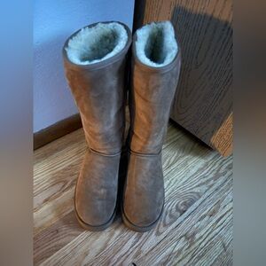 UGG Chestnut Winter Boots
